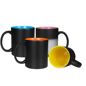 CANECA MAGICA- PRETA FOSCA- INTERNO COLORIDO