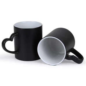 CANECA ALÇA CORAÇÃO MAGICA PRETA FOSCA